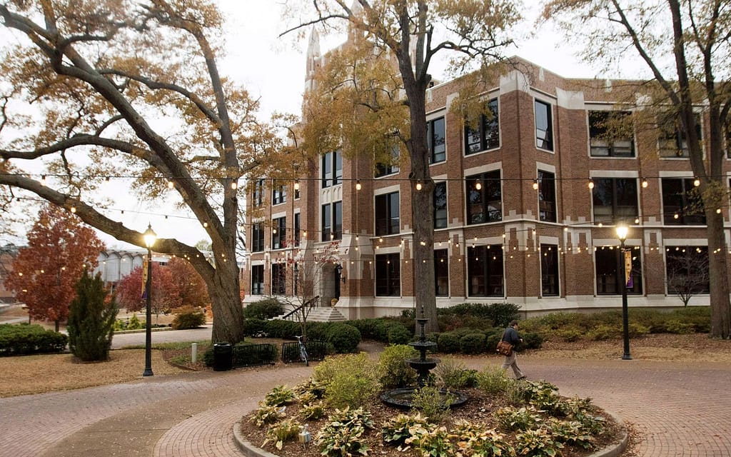 University of North Alabama International Students Admissions Information
